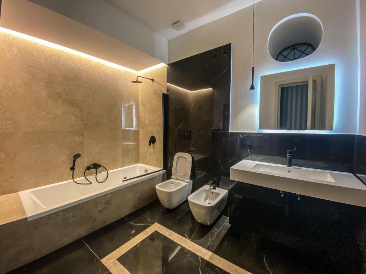 Arthouse Lady Marys Tribunali Luxury Suite Наполи Екстериор снимка