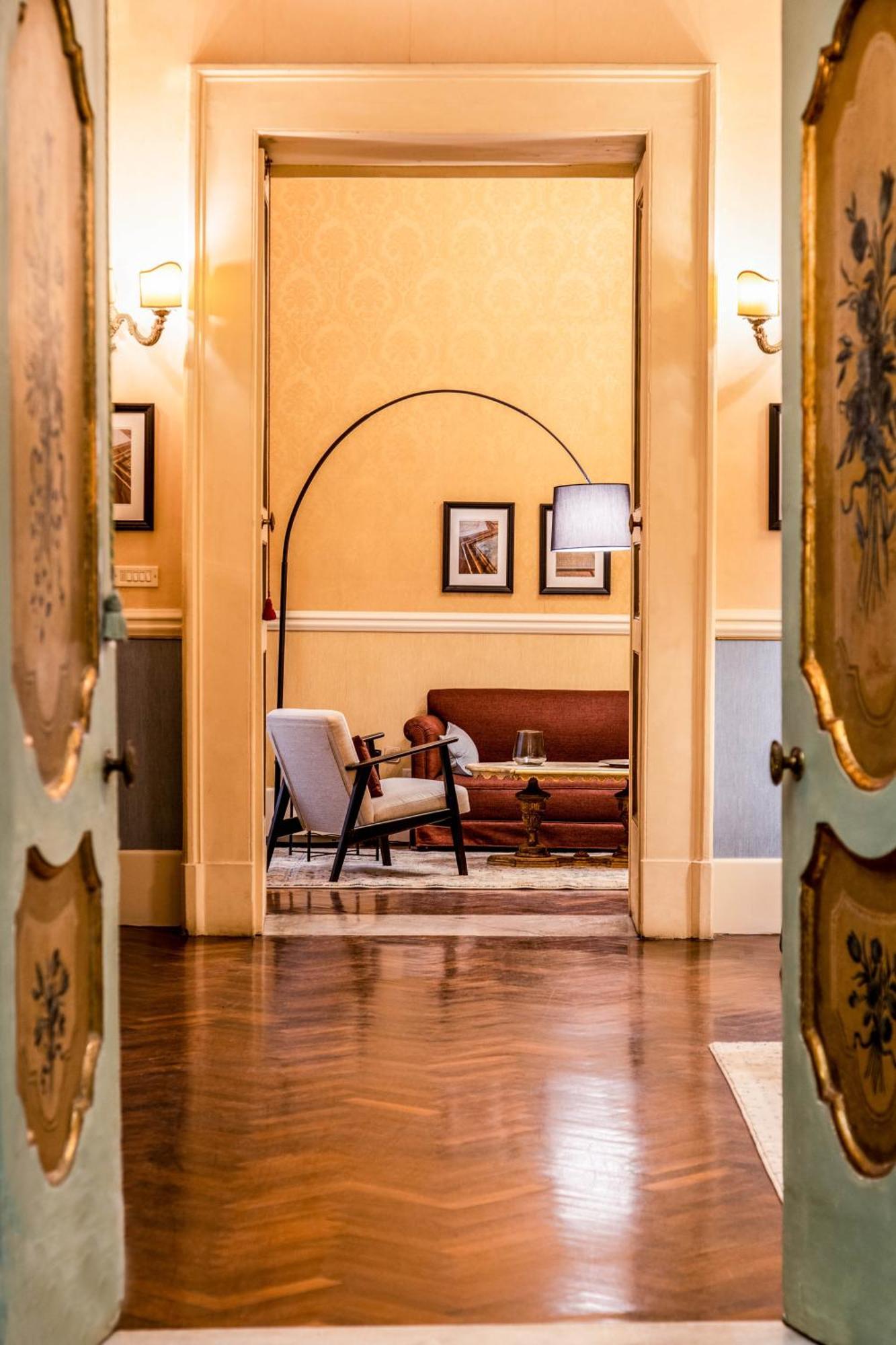 Arthouse Lady Marys Tribunali Luxury Suite Наполи Екстериор снимка