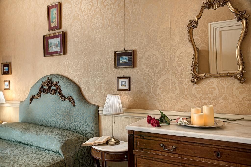 Arthouse Lady Marys Tribunali Luxury Suite Наполи Екстериор снимка