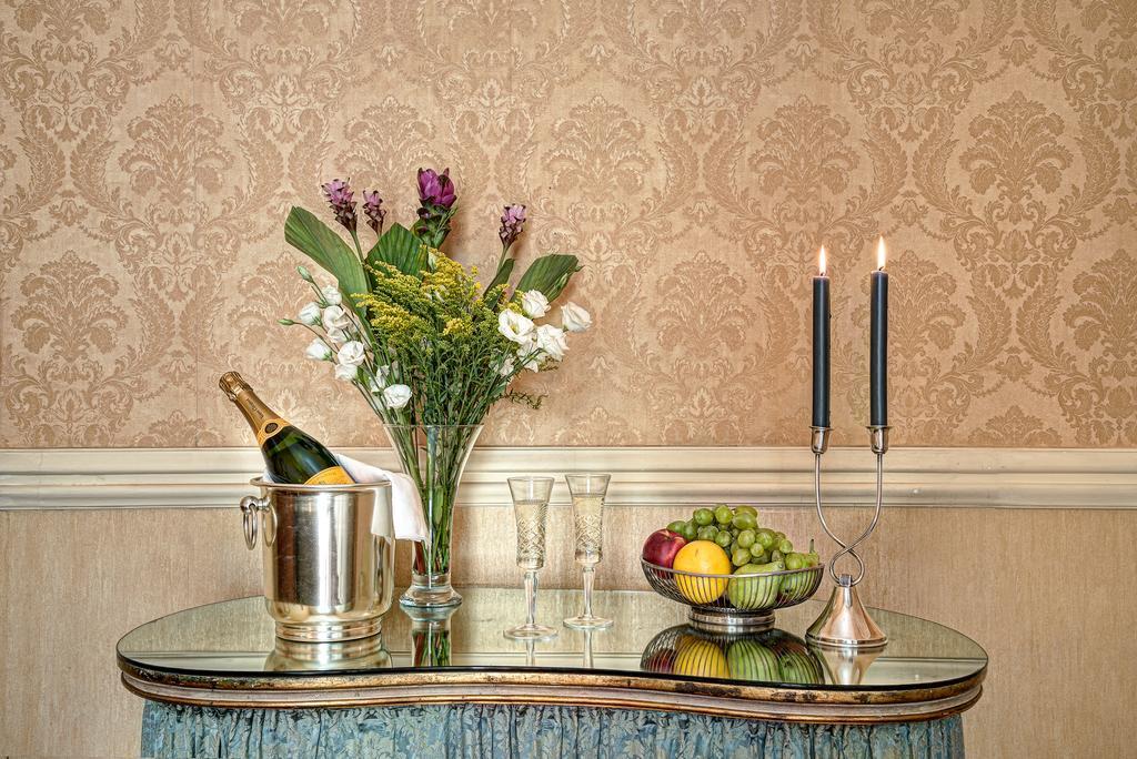 Arthouse Lady Marys Tribunali Luxury Suite Наполи Екстериор снимка