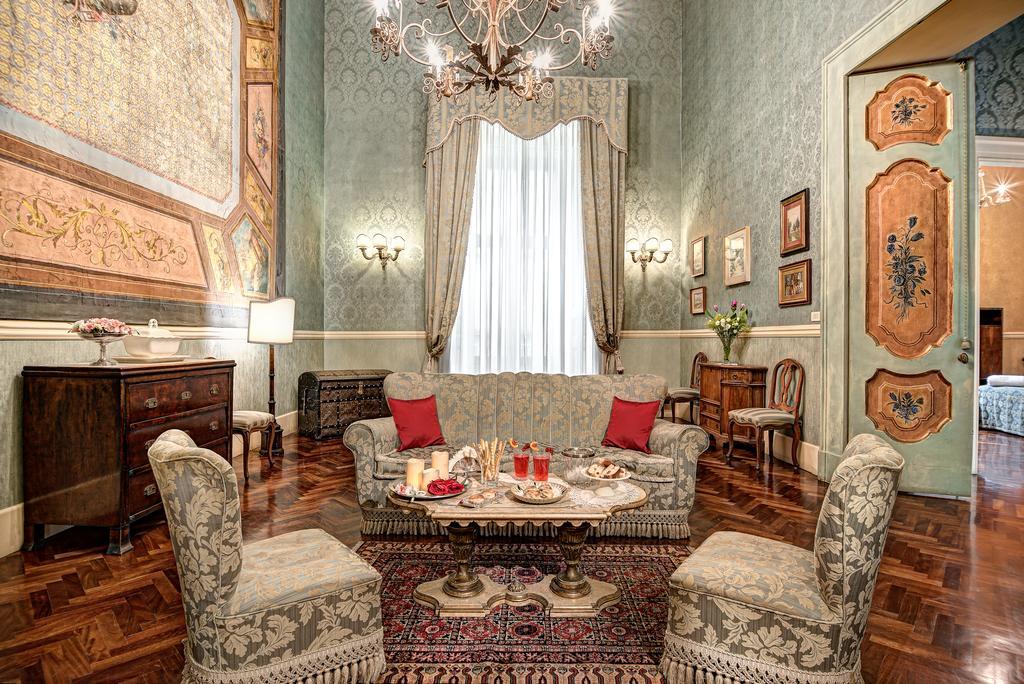 Arthouse Lady Marys Tribunali Luxury Suite Наполи Екстериор снимка
